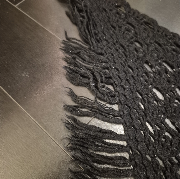 Handmade Knit Scarf - Picture 4 of 8